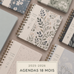 Un agenda élégant pour 2025-2026 ouvert sur un bureau, avec des stylos colorés à côté.