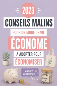 Femme souriante planifiant ses finances avec un carnet.