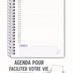 Femme utilisant un agenda pour organiser sa journée