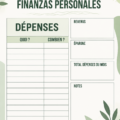 Une femme utilise un planner pour organiser ses finances personnelles