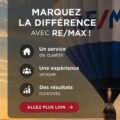 Agent RE/MAX discutant avec une cliente intéressée par un investissement immobilier